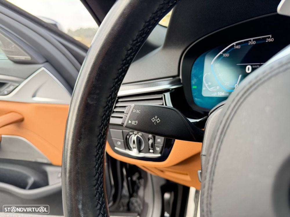 BMW 530 e Pack M - 38