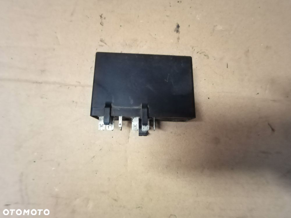 Przekaźnik moduł biegu jałowego VW Golf II 2 443907393N - 1