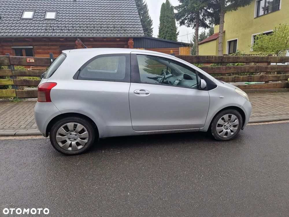 Toyota Yaris 1.3 Terra Gold - 12