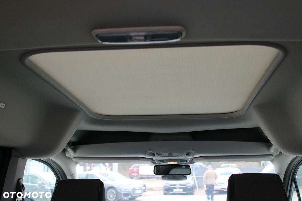 Ford Tourneo Connect - 13