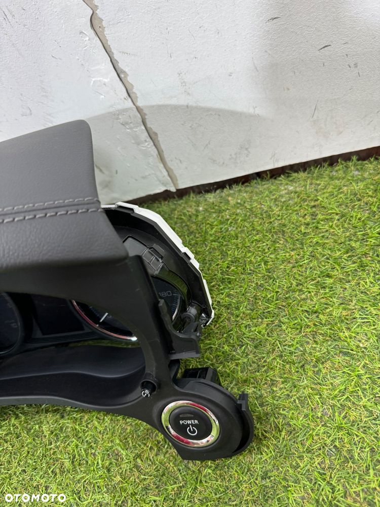 Licznik Wyświetlacz Mitsubishi Outlander 3 Lift PHEV - 2