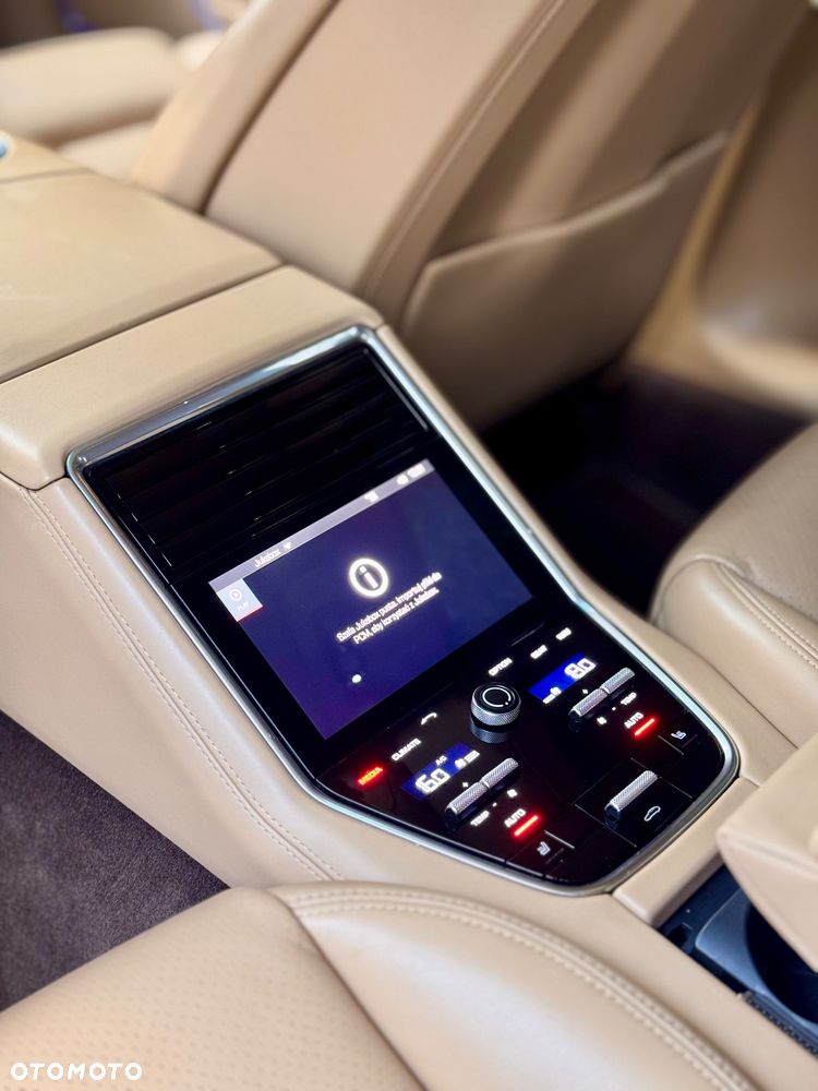 Porsche Panamera 4S - 14