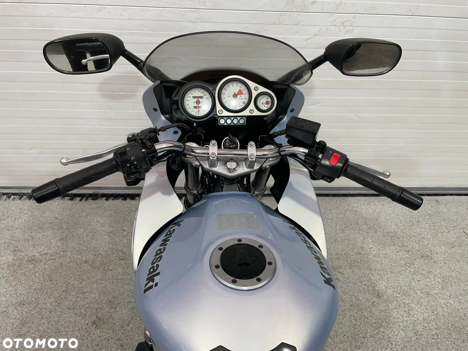 Kawasaki ZR - 30