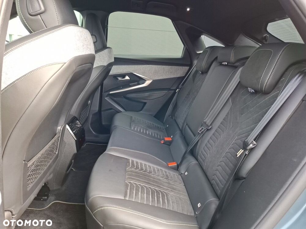 Peugeot 3008 1.2 PureTech mHEV GT S&S e-DCS6 - 11