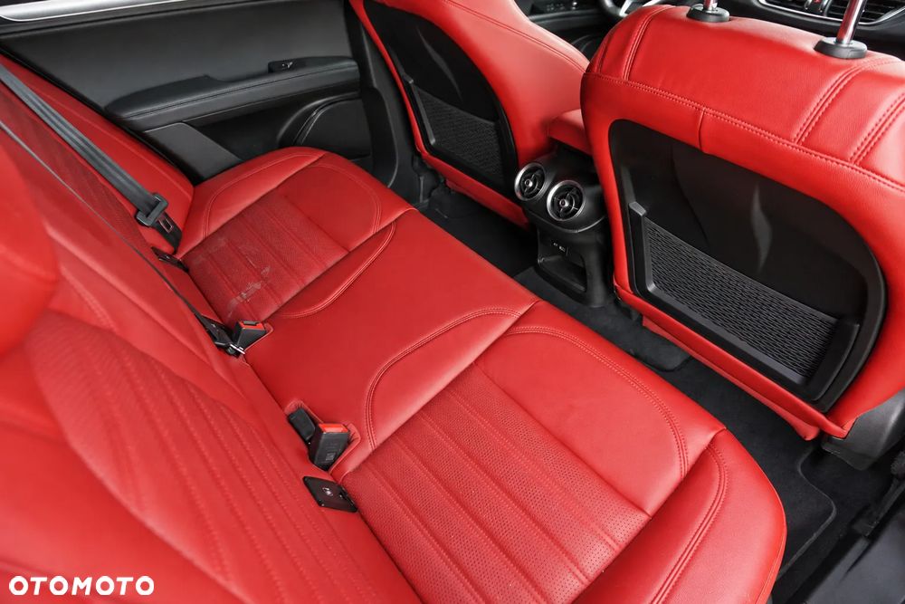 Alfa Romeo Stelvio 2.0 Turbo Veloce Q4 - 36