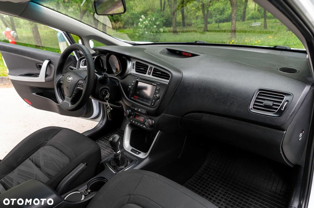 Kia Ceed 1.4 CVVT Vision - 23