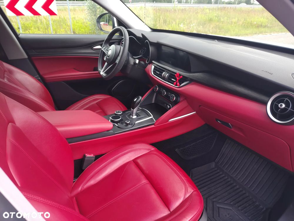 Alfa Romeo Stelvio - 13