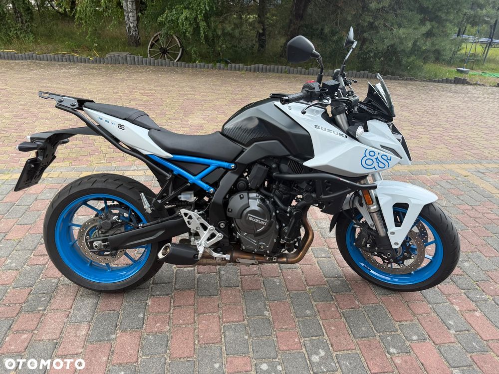 Suzuki GSX - 2