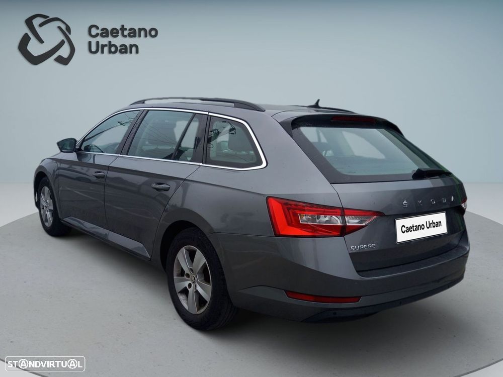 Usado Skoda Superb Break 2022 - 25 900 EUR, 62 870 km - Standvirtual.com