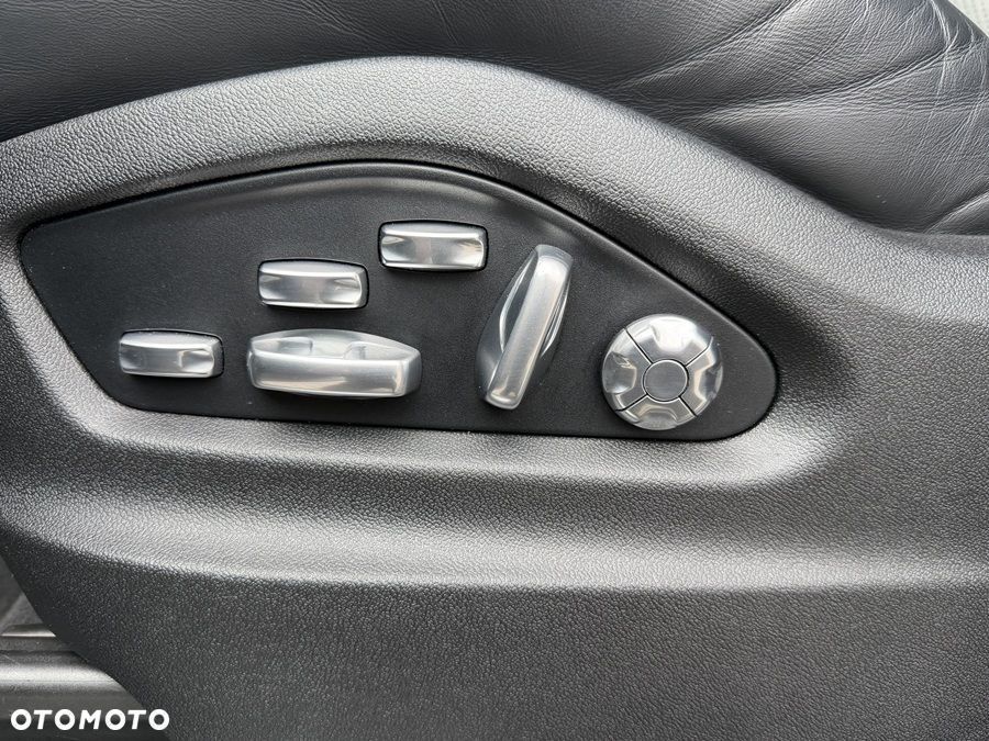 Porsche Cayenne Tiptronic S - 16