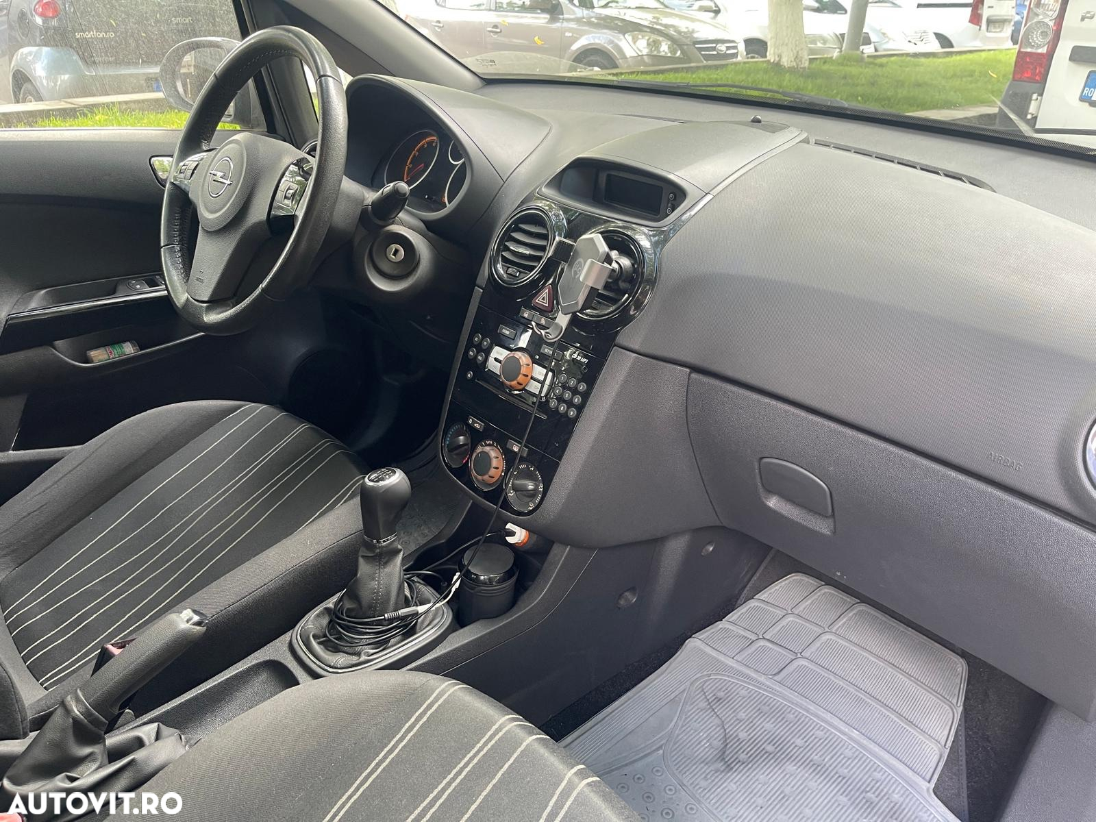 Opel Corsa 1.2 Cosmo - 17