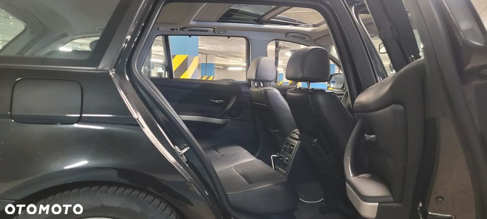 BMW Seria 3 320i - 25