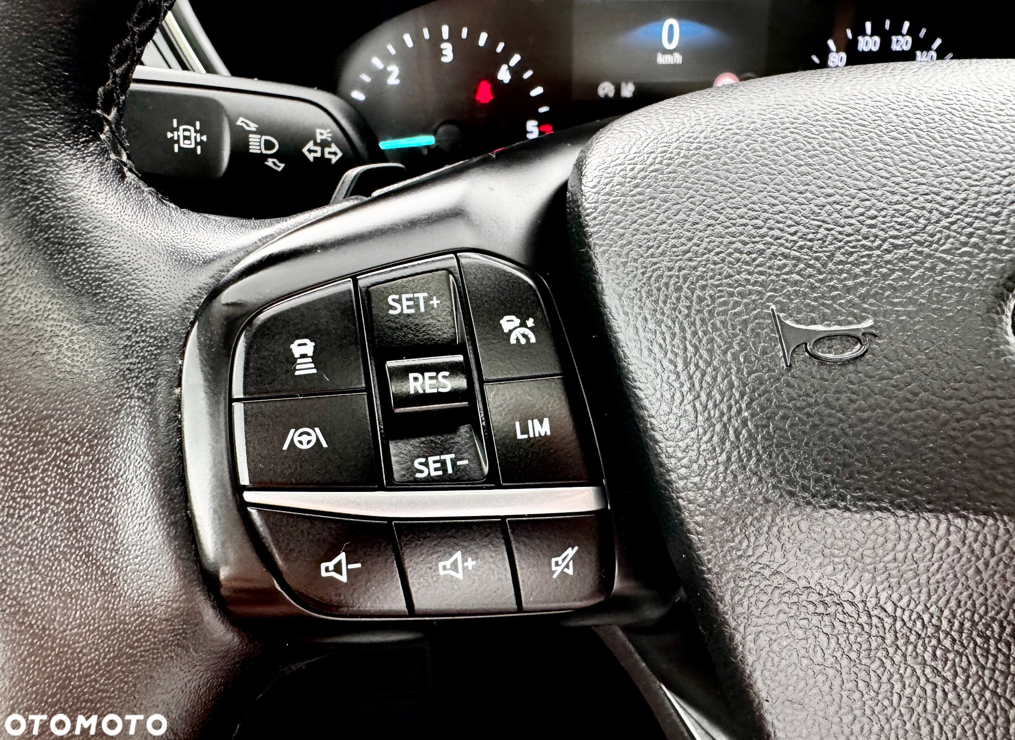 Ford Kuga 2.0 EcoBlue 4x4 TITANIUM - 38