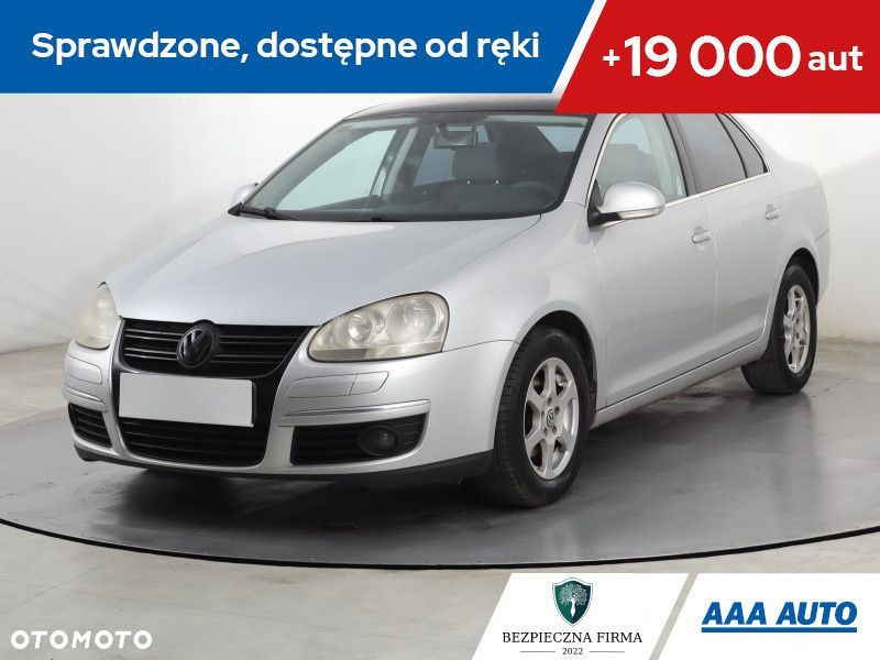 Volkswagen Jetta - 1