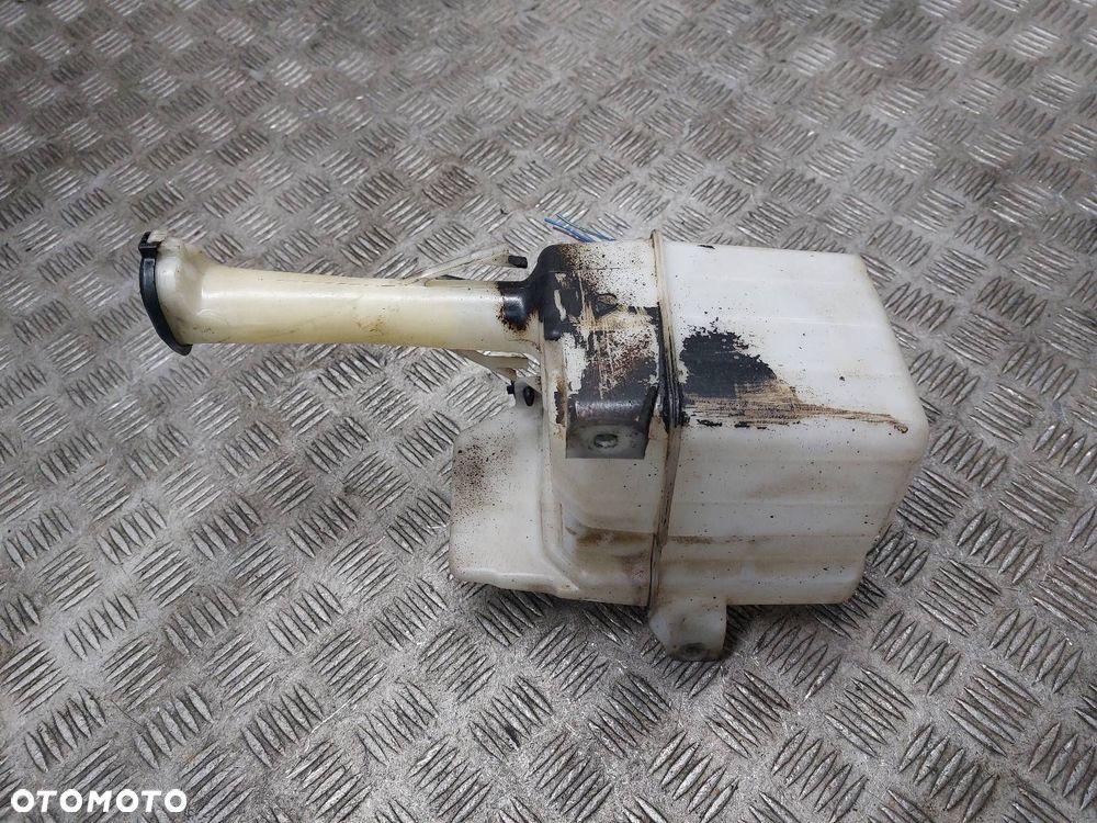 ZBIORNICZEK PŁYNU SPRYSKIWACZY + POMPKA TOYOTA COROLLA E12 - 4