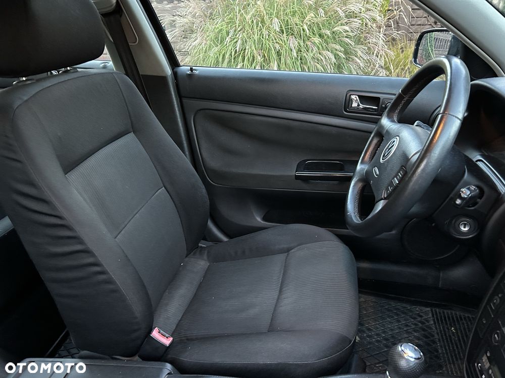 Volkswagen Passat - 10