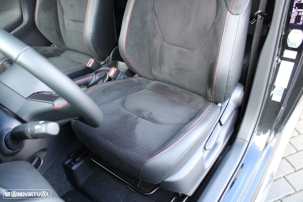 Toyota GR Yaris c/ High-Performance-Pack - 29