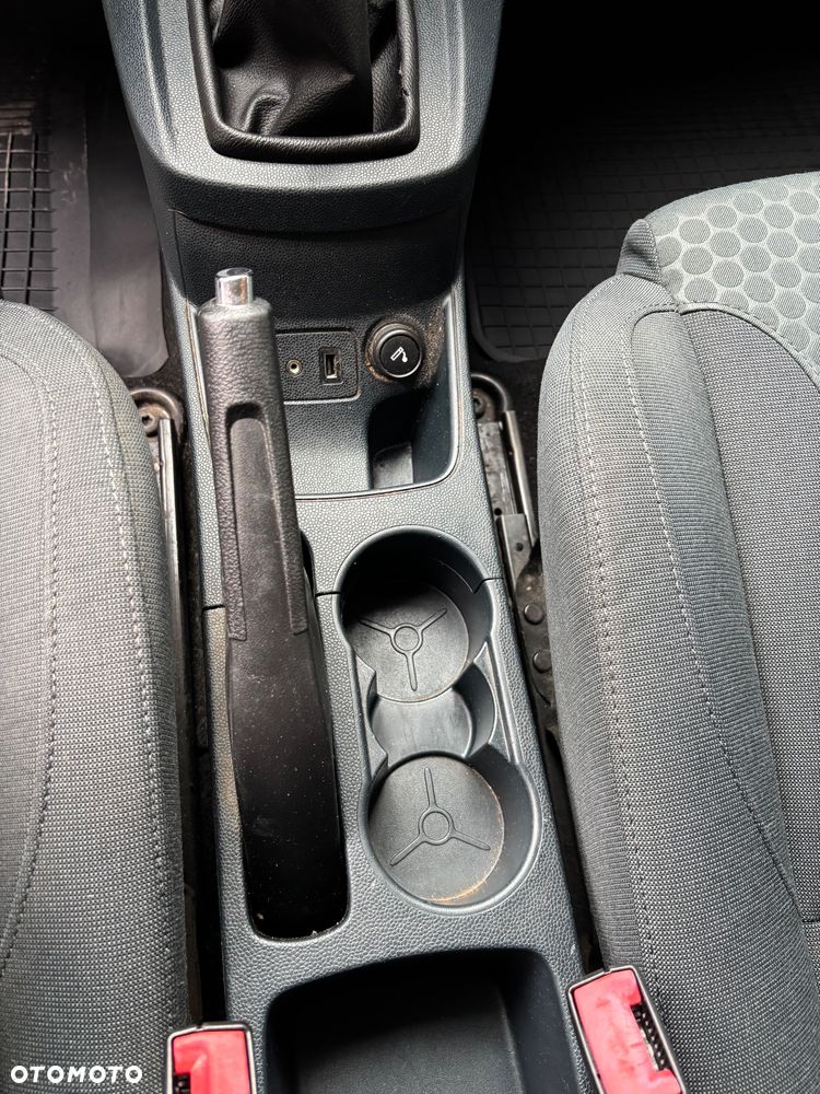 Ford Fiesta - 24