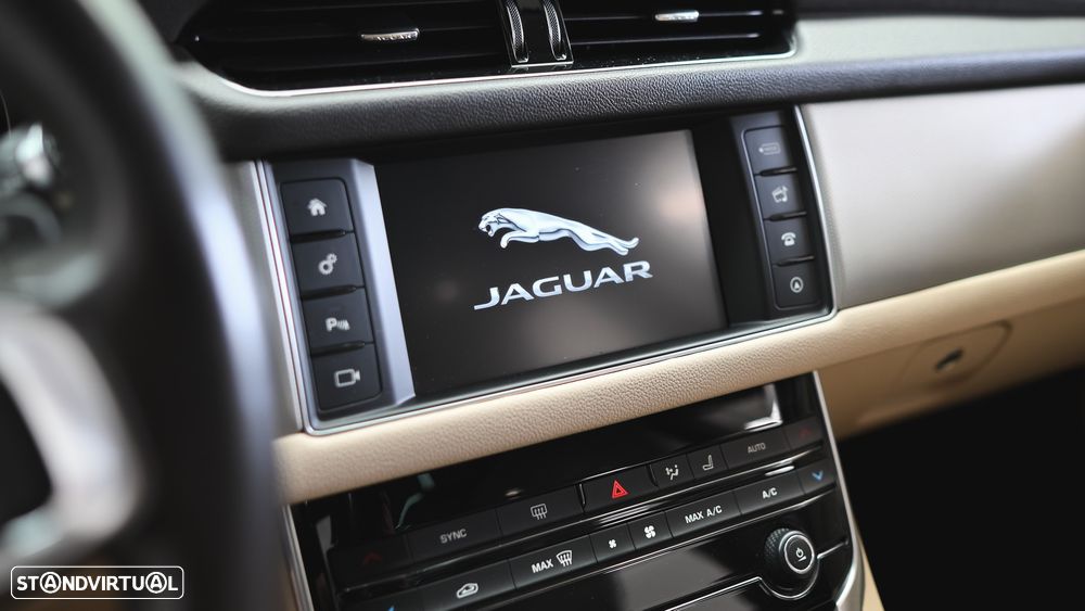 Jaguar XF Sportbrake 2.0 D Portfolio AWD Aut. - 45