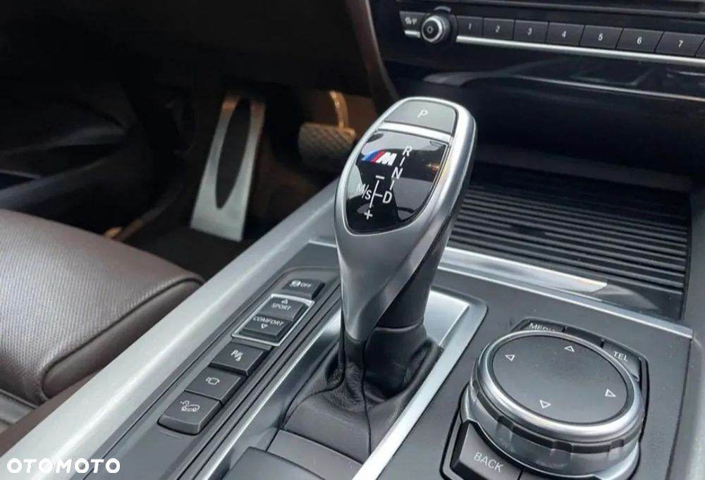 BMW X5 M M50d - 23