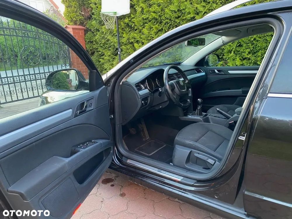 Skoda Superb 2013 photo 3