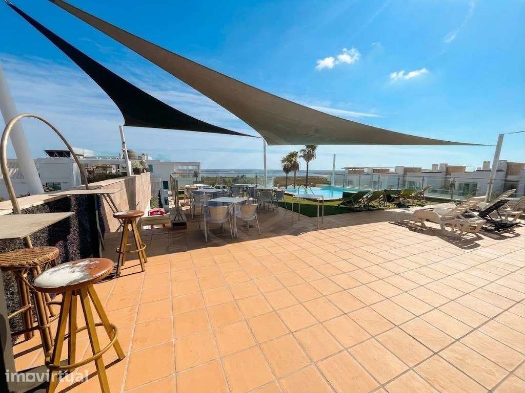Restaurante/Bar com duas piscinas e Rooftop com vista mar na Fuzeta... - Grande imagem: 3/21