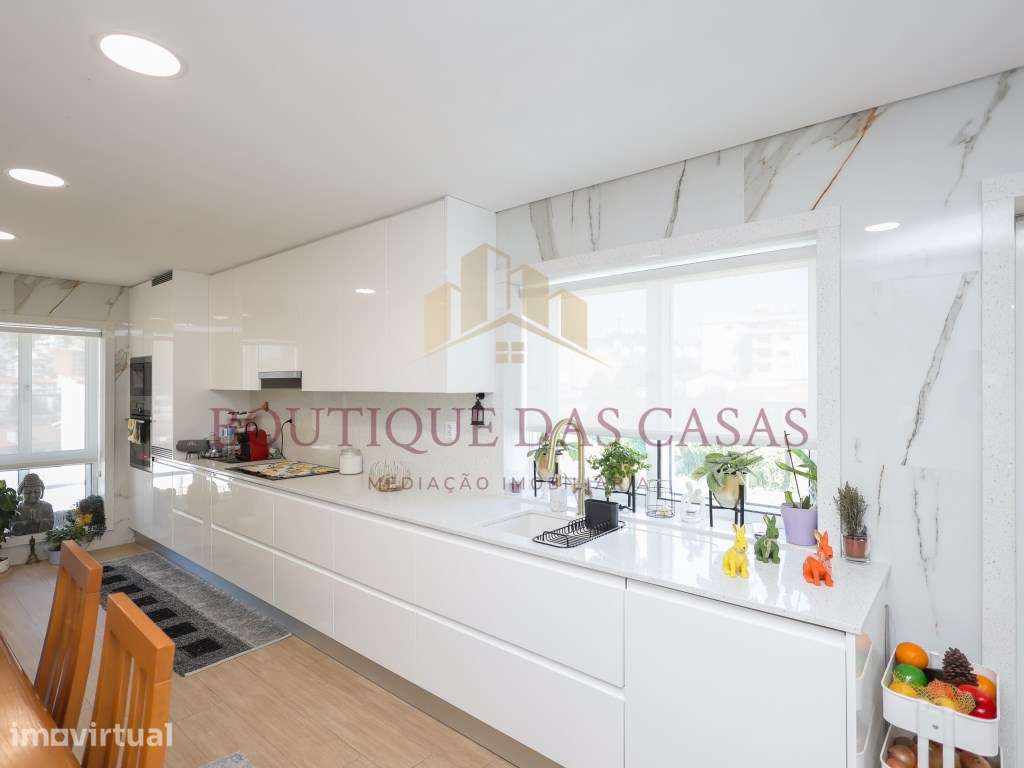 Apartamento T3 Remodelado - Baguim do Monte - Grande imagem: 2/42