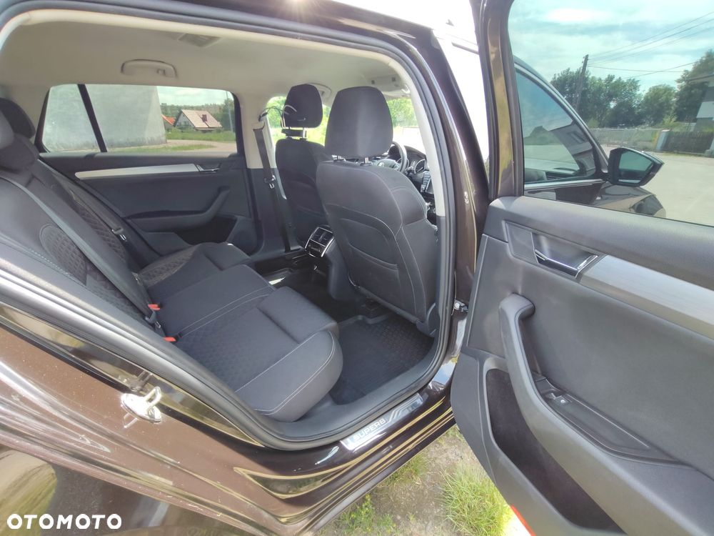Skoda Superb 2.0 TDI 4x4 Style DSG - 9