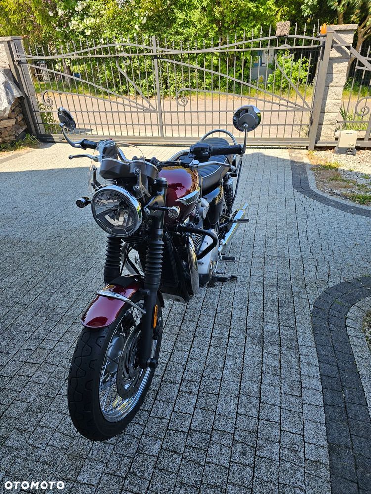 Triumph Bonneville - 3