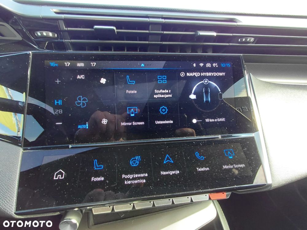 Peugeot 408 1.6 Plug-In Hybrid 180 GT EAT8 - 23