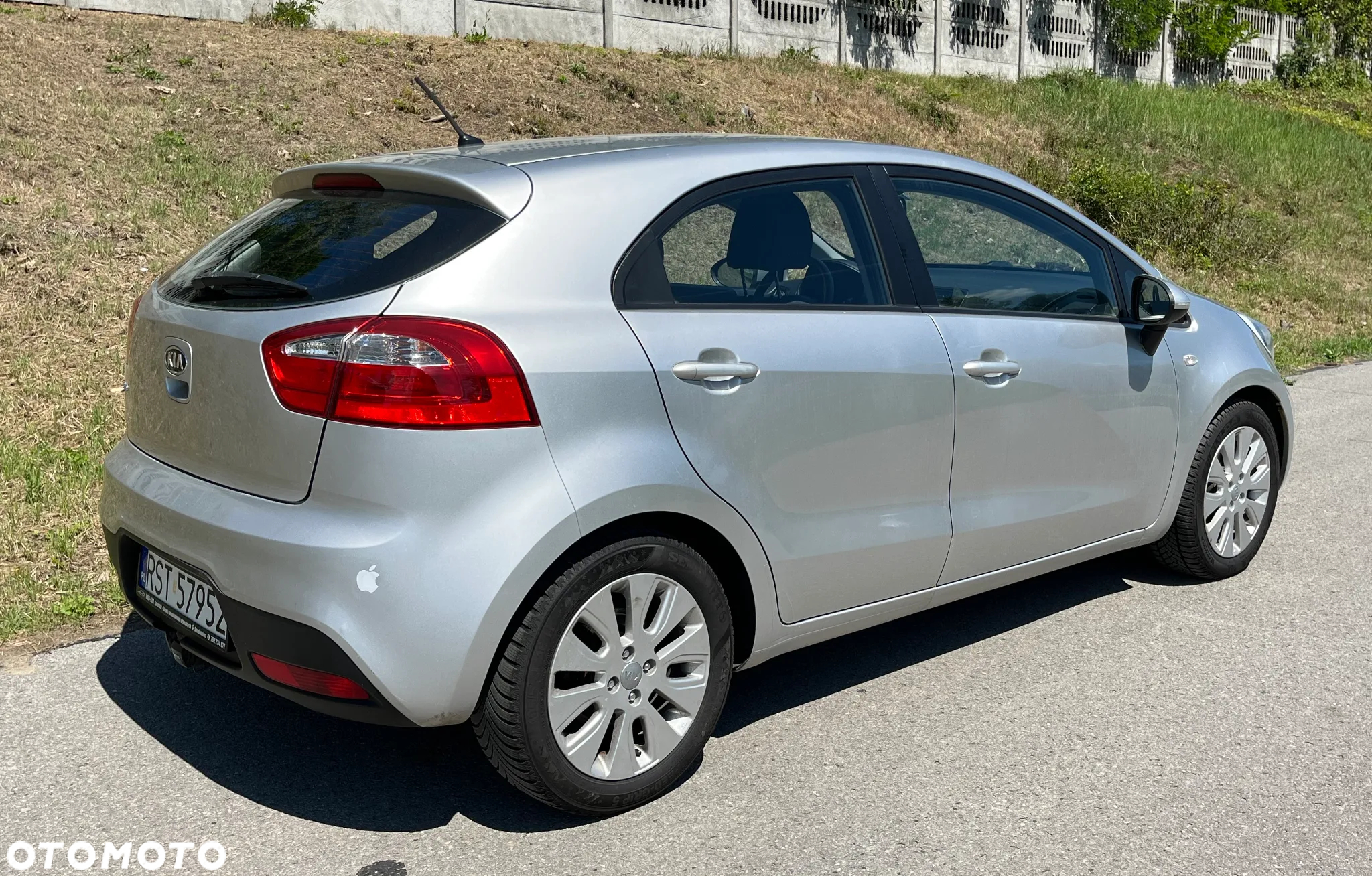 Kia Rio - 4