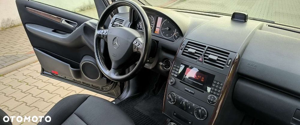 Mercedes-Benz Klasa A 180 Autotronic Avantgarde Special Edition - 34