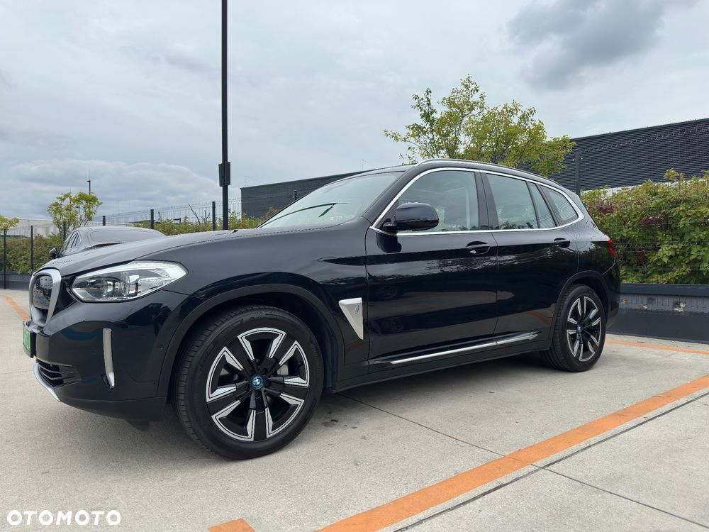 BMW iX3 - 14