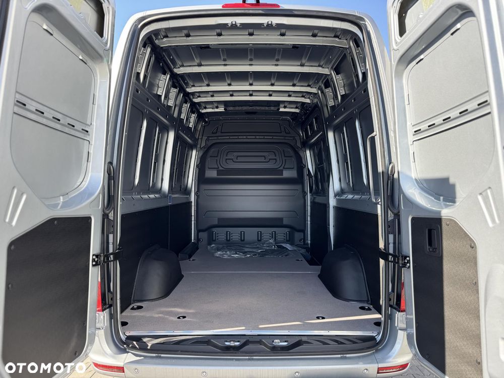 Mercedes-Benz Sprinter - 8
