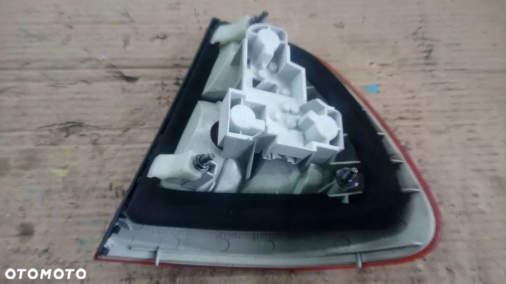 LAMPA TYŁ LEWA PRAWA BMW E46 KOMBI 6905628 627 - 3