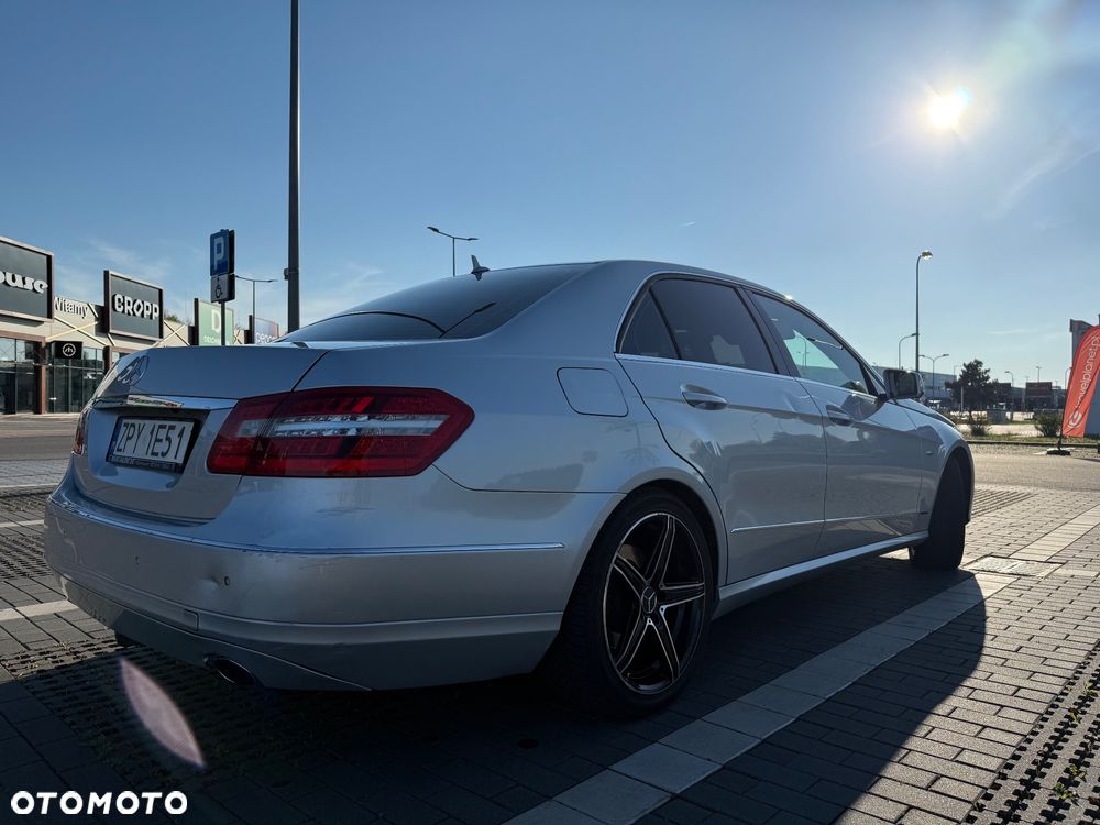 Mercedes-Benz Klasa E 350 CDI BlueEff Avantgarde - 3