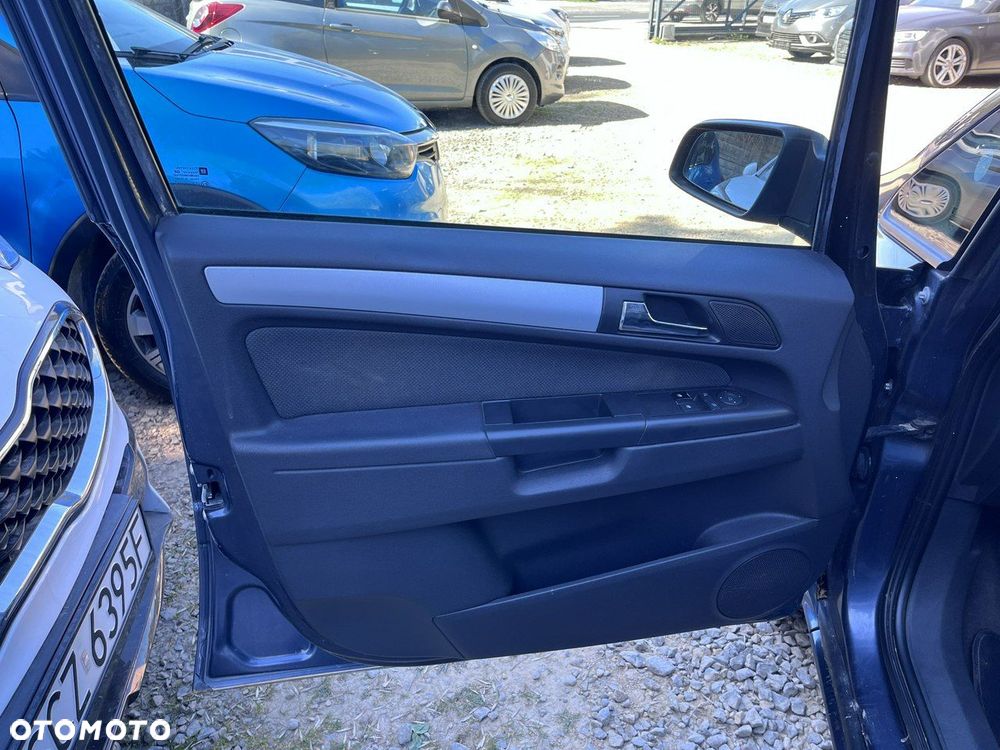 Opel Zafira - 15