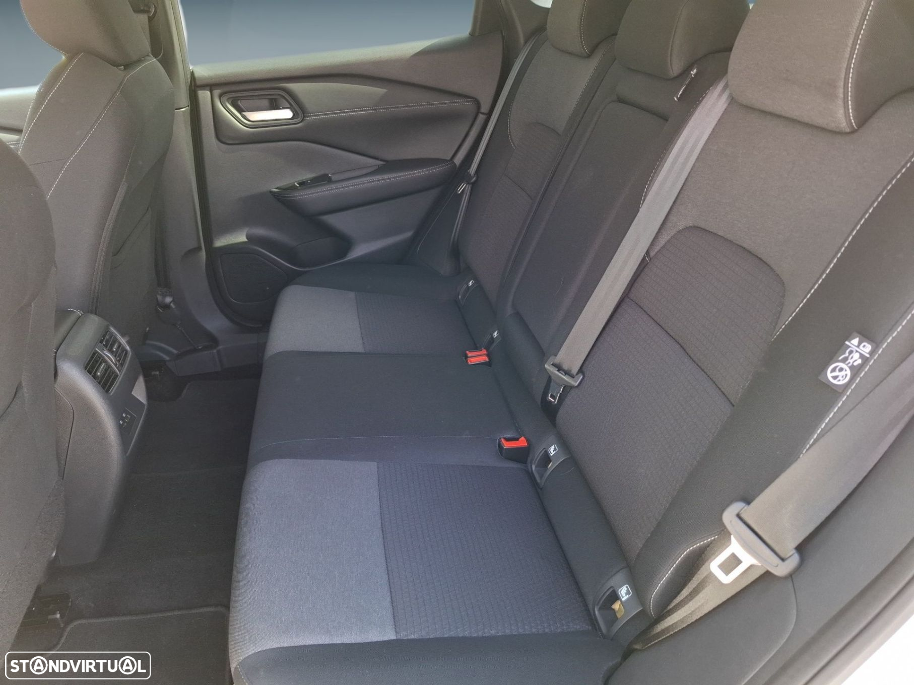 Nissan Qashqai 1.3 DIG-T N-Connecta LED+SKY - 14