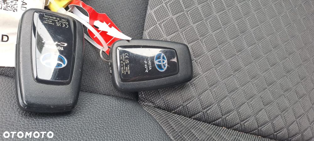 Toyota C-HR Business-Edition - 28