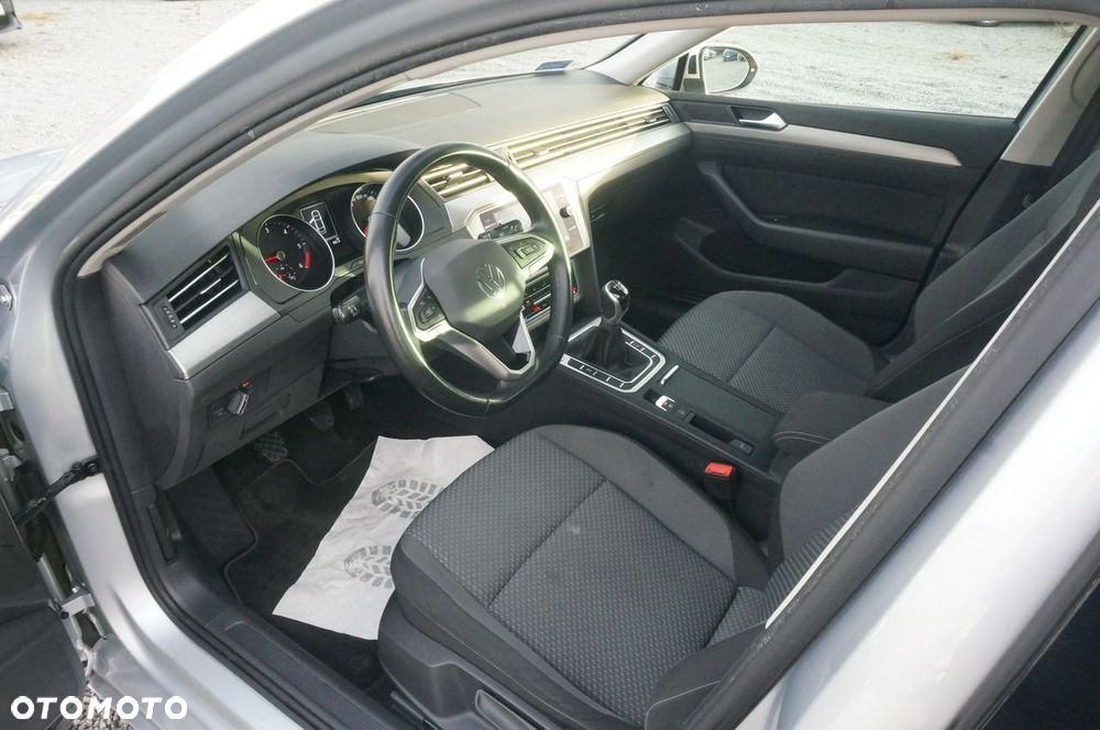 Volkswagen Passat 2.0 TDI EVO Essence - 19