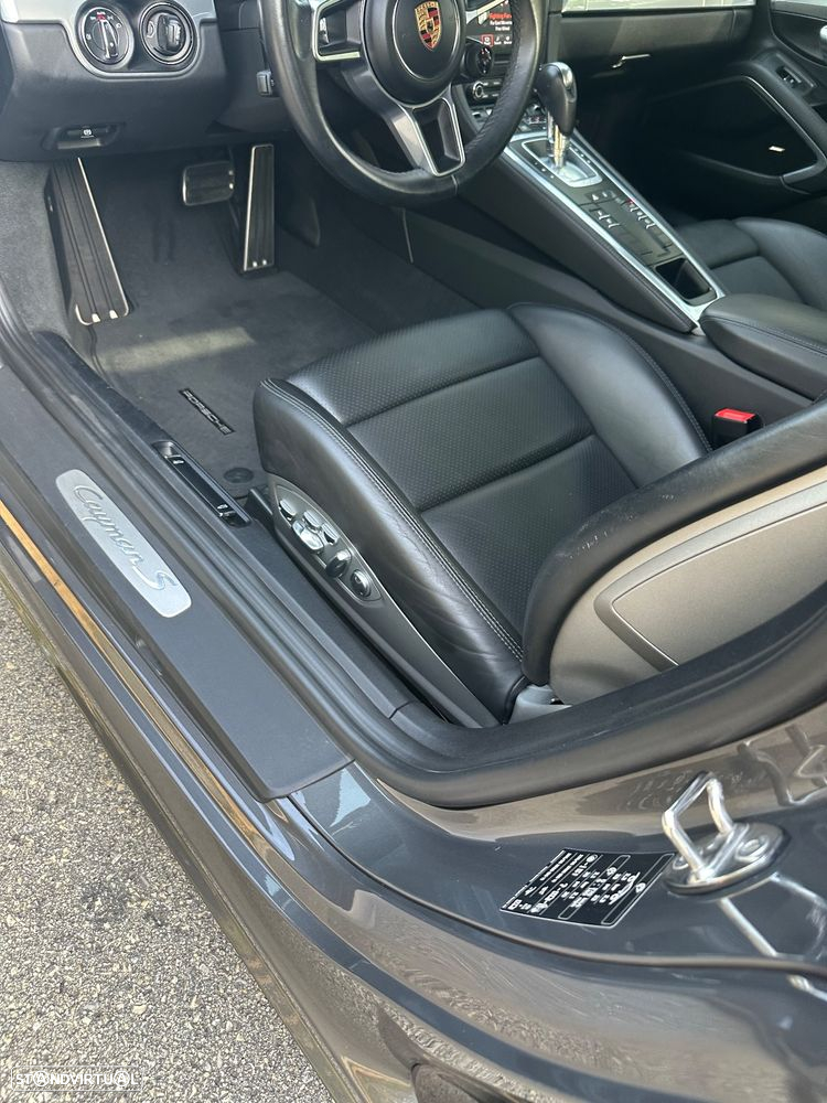 Porsche 718 Cayman - 22