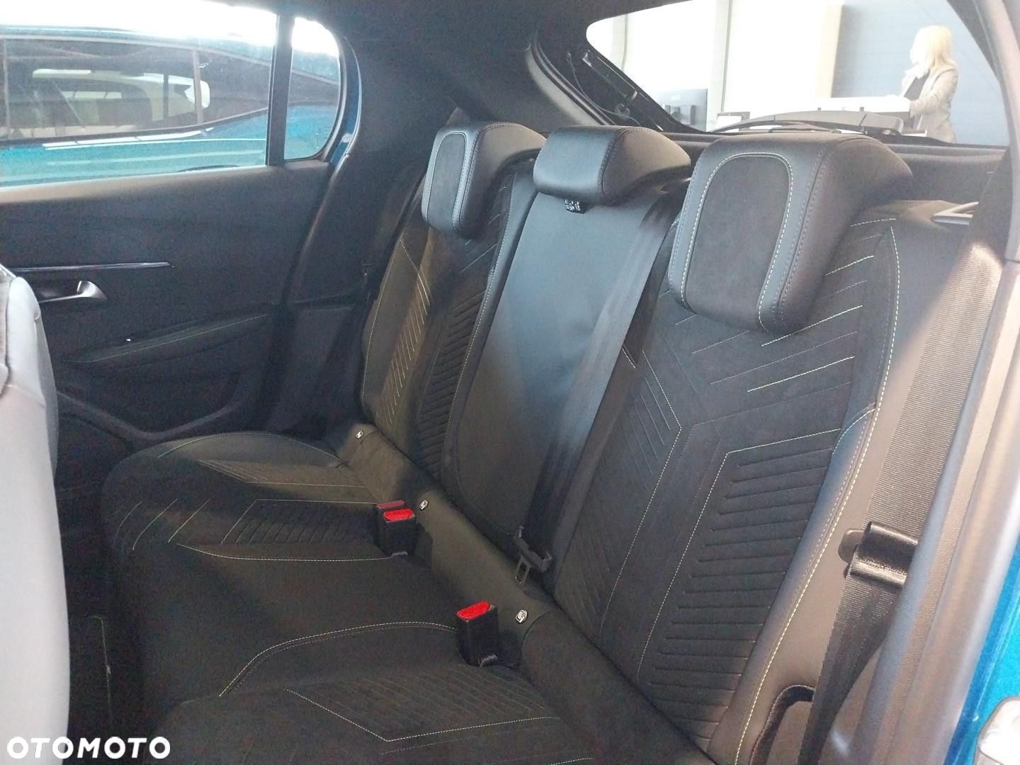 Peugeot 208 - 16