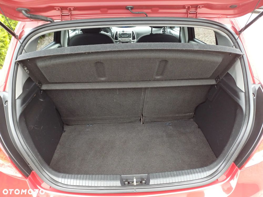 Hyundai i20 1.2 Intro Edition - 12