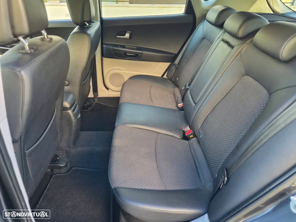 Kia Ceed - 8