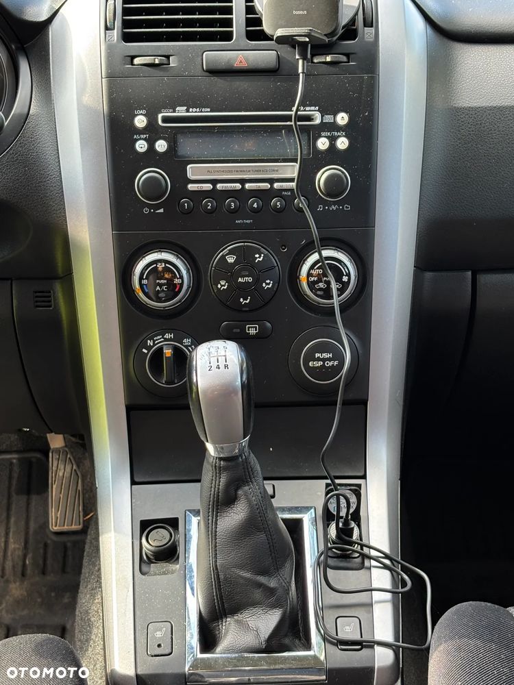 Suzuki Grand Vitara 2.0 Comfort Limited - 14
