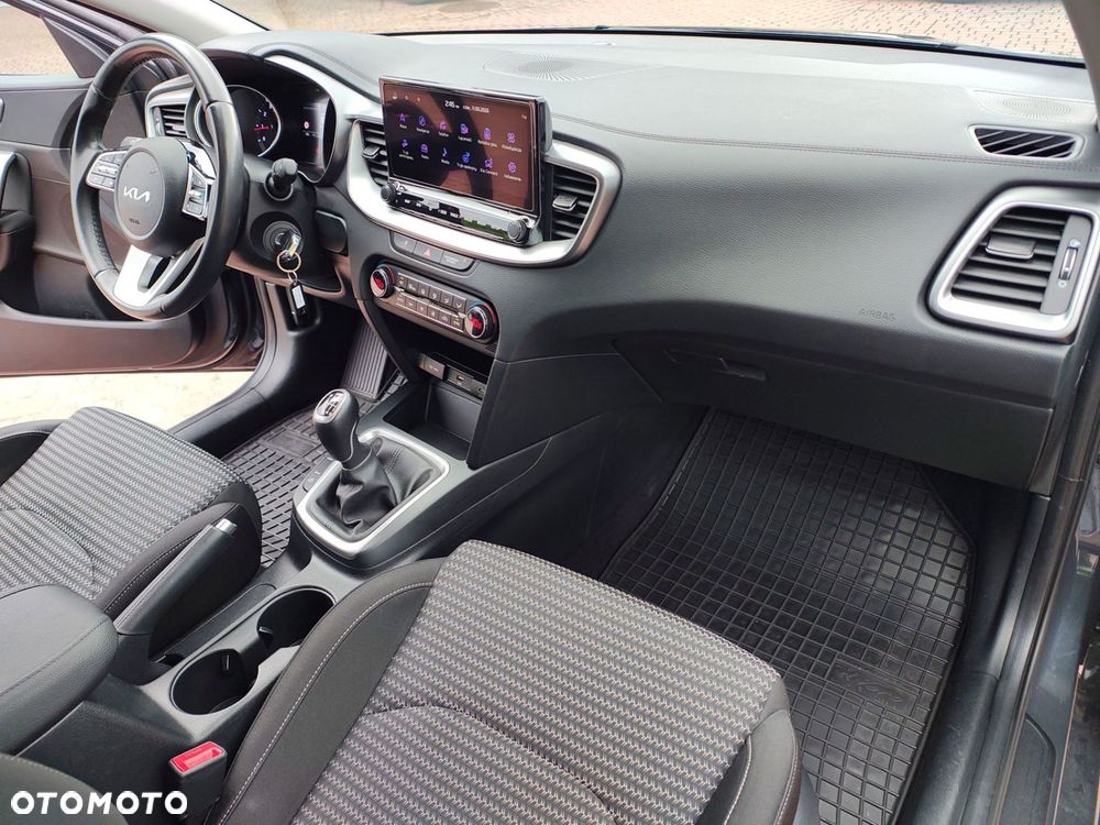 Kia Ceed 1.5 T-GDI M - 19