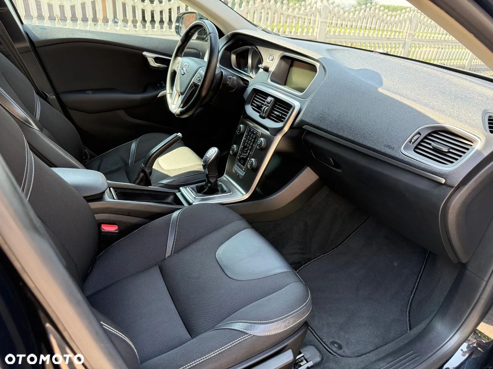Volvo V40 D3 Momentum - 11