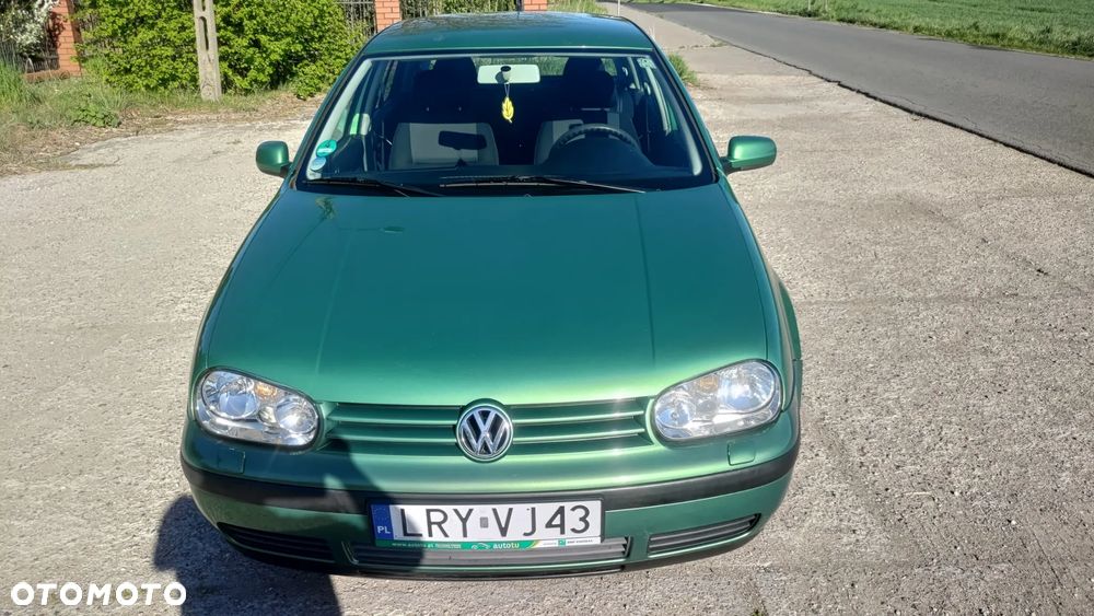 Volkswagen Golf - 2