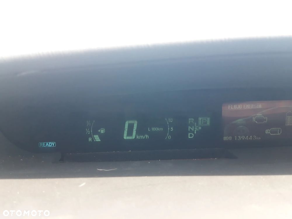 Toyota Prius (Hybrid) - 29