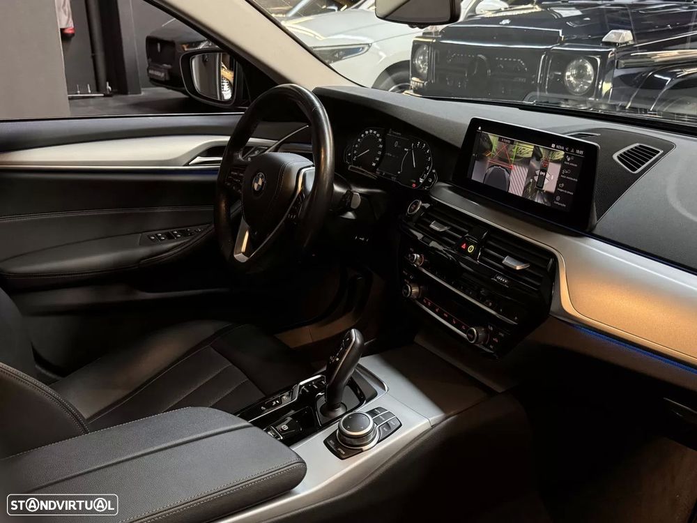 BMW 530 e Aut. Luxury Line — fotografia 31
